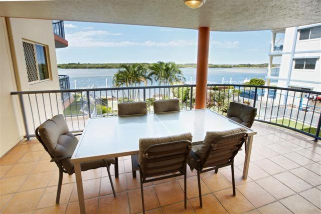 On The River Apartments Maroochydore Room photo