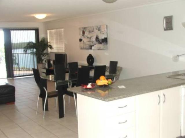 On The River Apartments Maroochydore Exterior photo
